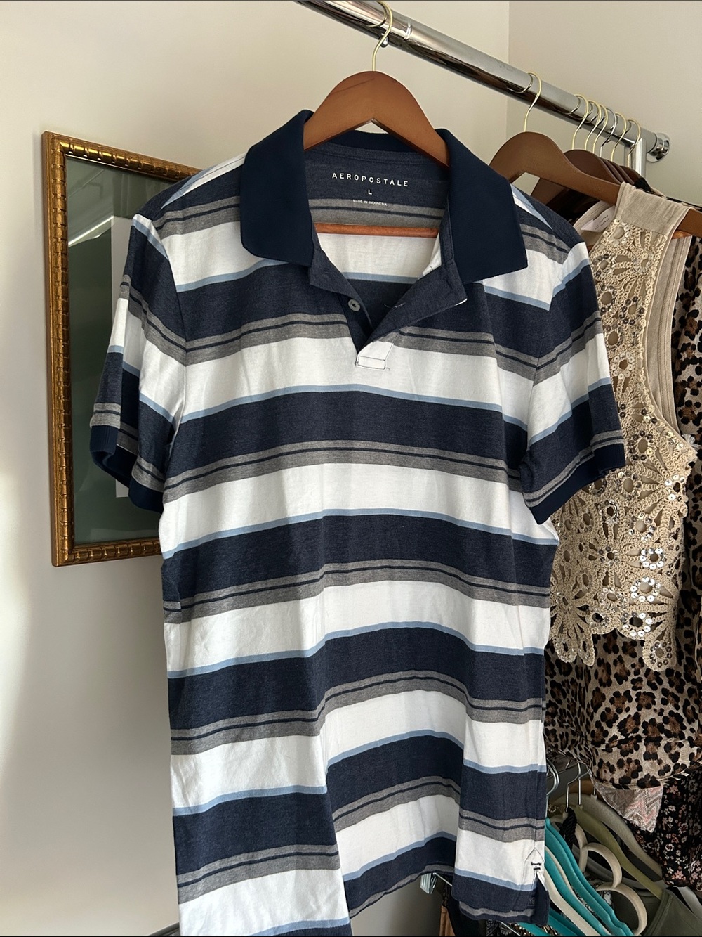 Aeropostale Men's L Polo with Navy gray and White Stripes
